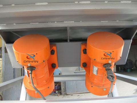 直線篩振動(dòng)電機(jī) 直線篩振動(dòng)電機(jī)